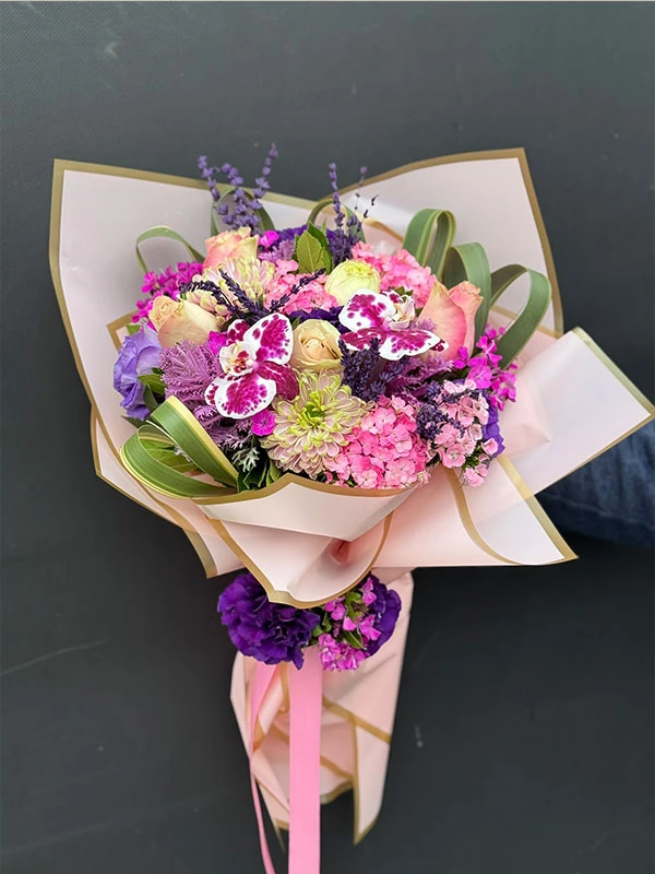 Antonia Çiçek Buketi