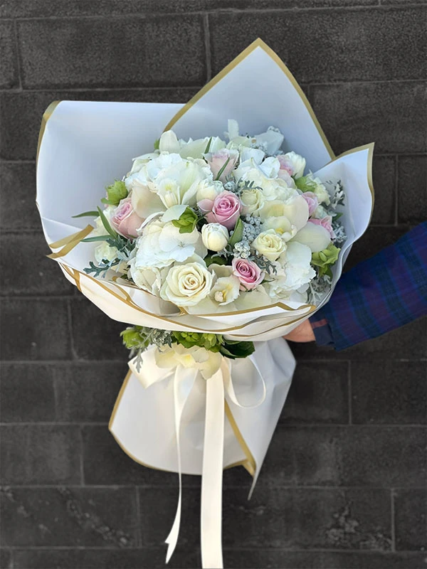 Becca Çiçek Buketi