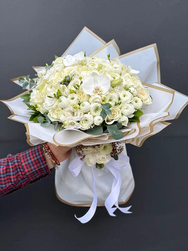 Bethany Lüks Çiçek Buketi