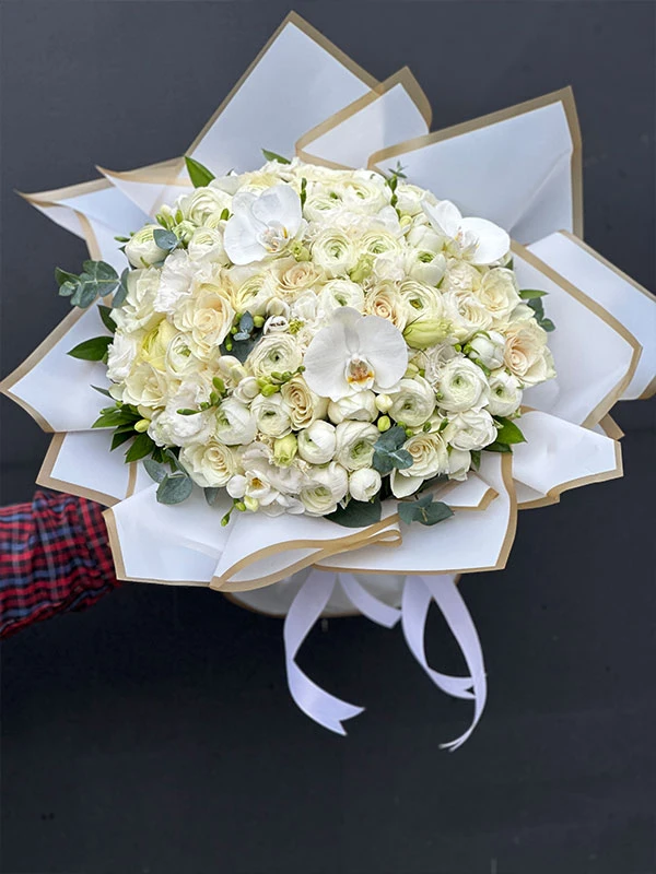 Bethany Lüks Çiçek Buketi