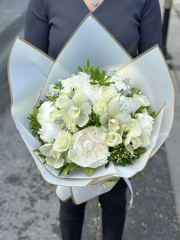 Beyaz Şakayık & Gül Buket