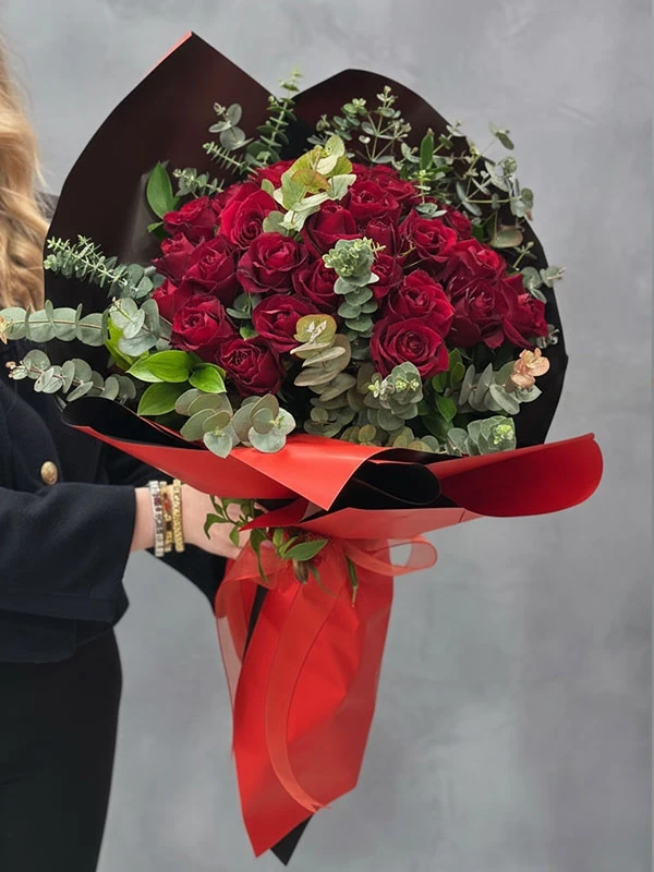 Caleya Kırmızı Gül Buketi