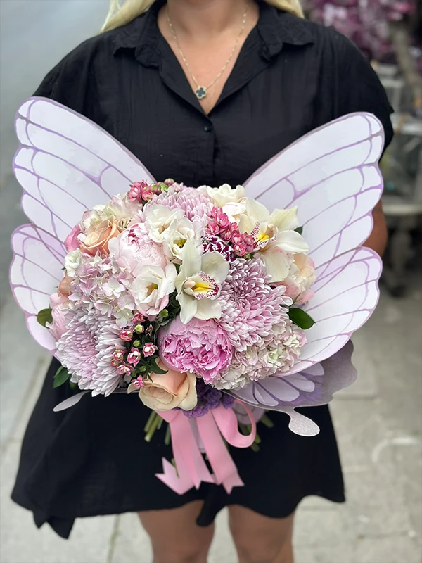 Kelebek Çiçek Buketi