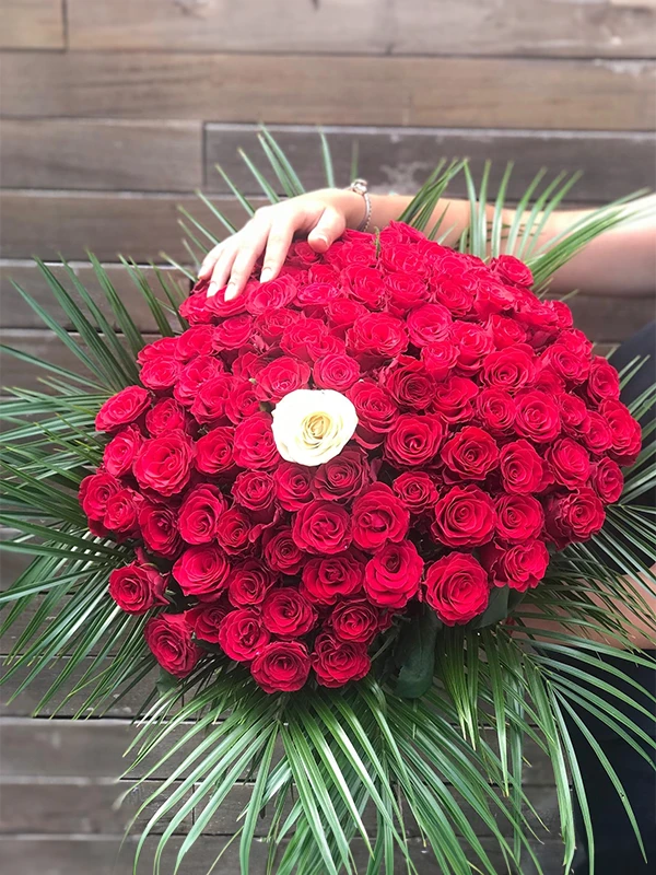 Sevgiliye Kırmızı Gül Buketi